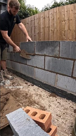 How to lay blocks. #construction #brickwork #builder #howto #home