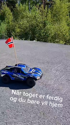 Når toget er ferdig og du bare vil hjem #17mai #Elefun #traxxas | Elefun