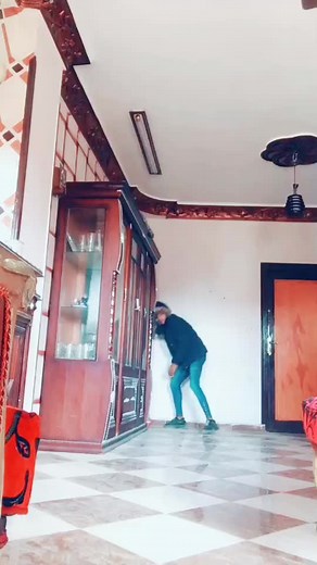 ‏عندي حضانه ف البيت ولاد اخواتي 🤣🤣🤣