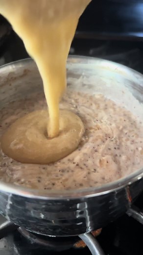 Forgot to make your over night oats? I gotchu! 🥣Healthy and Delicious Oats Cooking rolled oats is pretty simple and quick! Here's a basic guide for you: **Stovetop Method**: 1. **Ingredients**: * 1/2 cup rolled oats * 1 cup water or milk (or a mix) * A pinch of salt (optional) * 1 Banana Toppings: *Blueberries/fruit *Syrup 2. **Steps**: 1. Bring the water or milk to a boil in a saucepan over medium-high heat. 2. Stir in the oats and a pinch of salt (if using). 3. Reduce the heat to low and simm