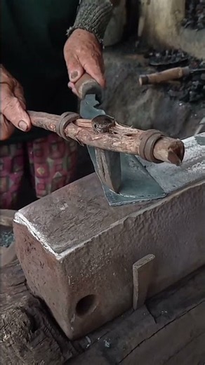 mg technique of cutting the tip of the machete blade #blacksmith #handmade #satisfying #metalwork