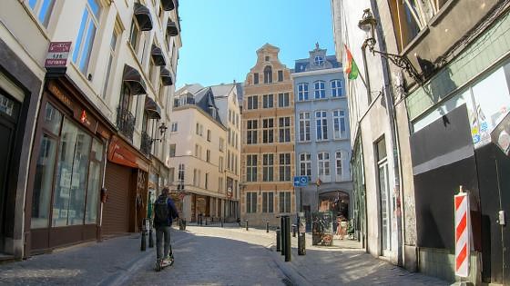 Old Brussels Walking Tour – Belgian Architecture & Urban Scenes in 4K