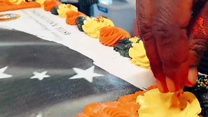 1.1K views · 61 reactions | CAKE WRITING Writing on cakes happens all-day-every-day ✍️❤️ #cakewriting #handpiped #handpipedwording #cakewording #handwritingoncakes #icing #cakedecorating #reel | Tapioca Delight | Facebook