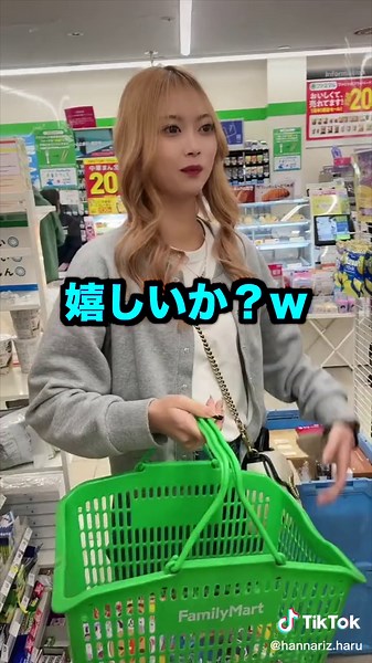 コンビニでのお菓子取り放題チャレンジ