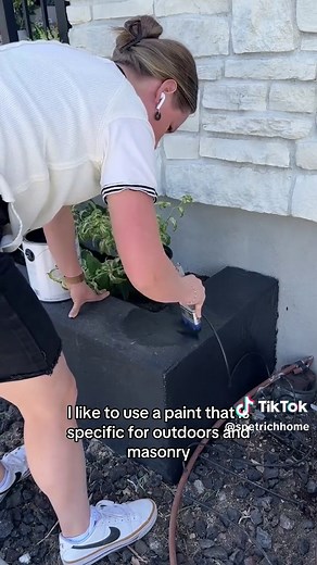 DIY Cinder Block Planters: Transform Your Outdoor Space