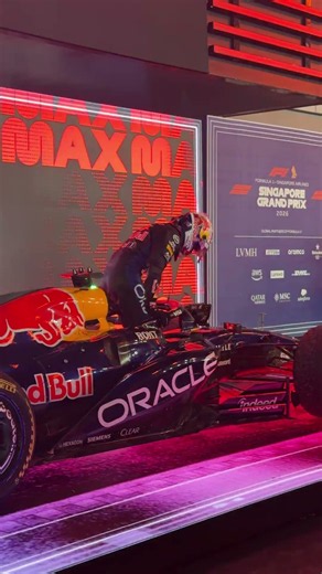 LET'S GOOOOOO, MAX 🤩 #F1 #RedBullRacing #SingaporeGP 🇸🇬
