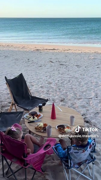 This. Is. Livin. • • • #ningaloo #beachcamp #travelfamily #travelaustralia #australia #dinnerwithaview #wa #westisbest