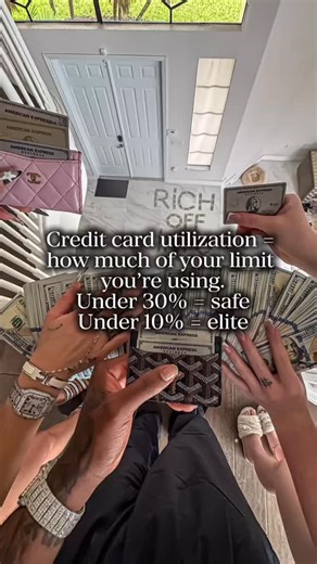 💳 Credit card utilization = how much of your limit you’re using. Under 30% = safe Under 10% = elite 💳 The wealthy don’t max out cards — they manage utilization. 💳 Credit card utilization is silent but powerful. 💳 Credit Card Utilization Example ($1,000 Limit) • $100 balance = 10% utilization ✅ (Excellent) • $300 balance = 30% utilization ⚠️ (Max safe zone) • $500 balance = 50% utilization ❌ (Score starts dropping) • $900–$1,000 balance = 90–100% utilization 🚨 (Major score damage) 📉 Same ca