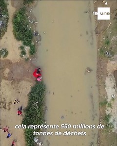 524K views · 4.2K reactions | Dans le monde entier, nos toilettes vivent une révolution sans équivalent depuis le XIXe siècle. Bill Gates investit des centaines de millions de dollars pour développer de nouveaux types de sanitaires. L'Inde implante des millions de latrines pour que plus personne ne défèque à l'air libre. "La grande bataille des toilettes" | Ce 24/3 | 22h35 | La Une & RTBF Auvio | RTBF | Facebook