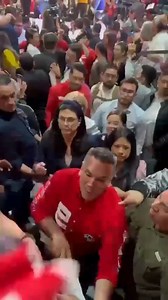 #VIDEO I Son testosteronas sin control: Xóchitl Gálvez habla de los ‘cabezazos’ entre jefes de logística de Alito y ella La candidata del PRI, PAN y PRD, respondió sobre el video viral donde se ve a los integrantes de los equipos de Alejandro Moreno Cárdenas y Xóchitl Gálvez Ruiz en un conflicto. | LA OCTAVA