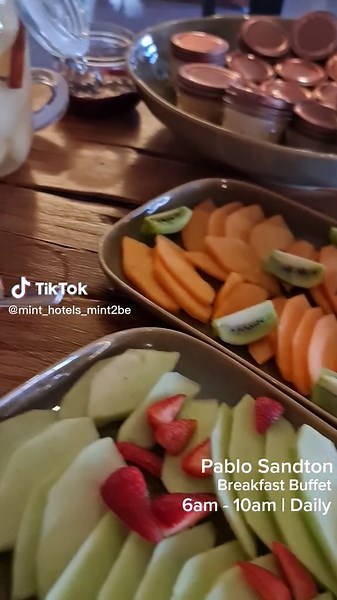 Scrumptious Buffet Breakfast at Pablo Sandton