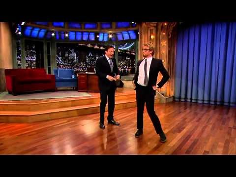 Simon Baker dances like Mick Jagger