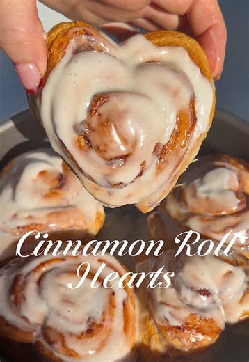 Delicious Heart-Shaped Cinnamon Rolls for Valentine's Day
