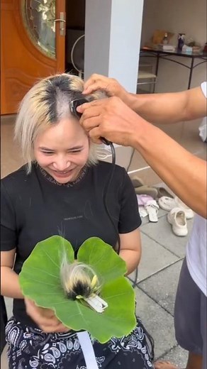 Beautiful Girl Full Head Shave ✂️ Satisfying Long to Bald Transformation