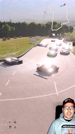 Ja, in einigen Bundesländern haben heute die Ferien begonnen, da kann schnelm ein Stau entstehen.