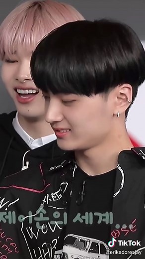 Exploring Jay's Unique Double-Jointed Hands