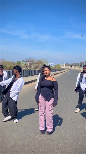 Kiran Baraik on Instagram: "Kata lga out ho gya h sảb jaldi jaldi Dekho YouTube pe . . . Channel:- Preet production official . . . . #new #trend #trendingreels #trending"