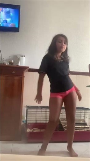 Menina dancando 45