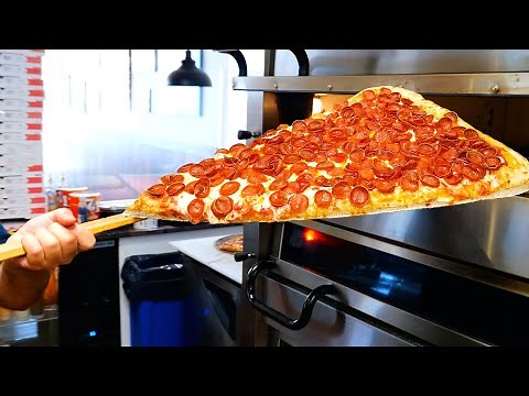 American Food - The BIGGEST PIZZA SLICE in the world! Pizza Barn New York