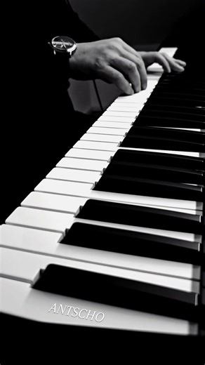 Titanic - My Heart Will Go On | Piano by ANTSCHO