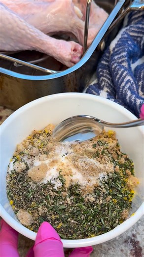 The best way to prep your holiday turkey https://aldentediva.com/how-to-dry-brine-a-thanksgiving-turkey/ | Al Dente Diva Food & Recipes