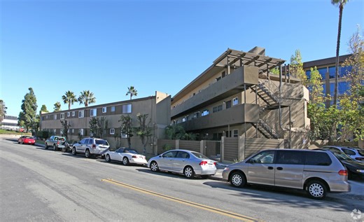 2777 Nimitz Blvd, San Diego, CA 92106 - Point Loma Manor Apartments | LoopNet