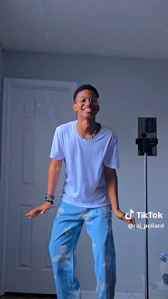 Dancing Solo: Big Boy Dance Trend