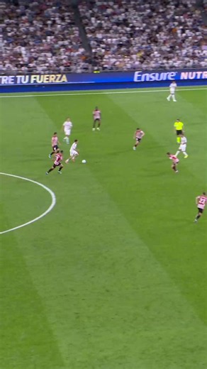 Jude Bellingham with an outrageous volley in Real Madrid's final La Liga game 😮‍💨
