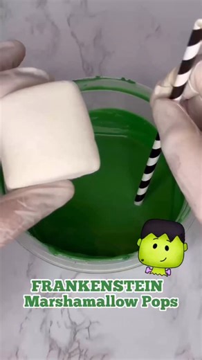 30K views · 560 reactions | Frankenstein Marshmallow Pops are a fun and spooky Halloween treat! Fluffy marshmallows are dipped in green chocolate and decorated with dark chocolate details for an easy, no-bake sweet that’s as cute as it is delicious 履 Comment if you’d like me to send you the full printable step-by-step recipe ️ #halloweenchocolate #halloweenideas #halloweencandy #halloweenrecipes #frankestein | Dipped Tampa | Facebook