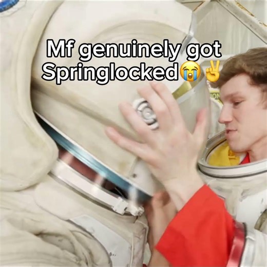 Help him Bro😭 #fnaf #mrbeast #springlock