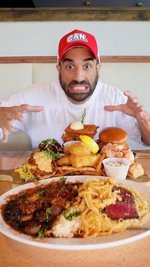 🚨 MINNESOTA FOODIE ALERT 🚨 I found you a must-visit restaurant in Shakopee 👀 Today I’m at @mallardsrestaurant known for scratch-made flavours inspired by Low Country, Gulf Coast & all things classic American comfort food 🇺🇸 Here’s what I smashed ⬇️ 🔥 Tennessee Hot Chicken Sandwich — spicy, crispy, creamy combo 🧇 Chicken & Waffles — J Webby style, quick work 🥢 Korean BBQ Meatballs — spicy slaw & sriracha aioli 🦀 Maryland Crab Cakes — with mango salsa 🐟 Fish & Chips — crunchiest cod I’ve