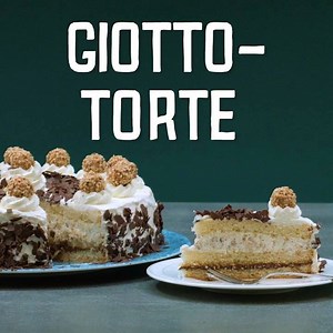 Tortenboden, Sahne, Nutella, Schokoraspel und natürlich eine Packung Giotto – fertig ist die Giotto-Torte