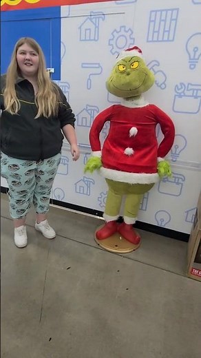 The Grinch!!! Dancing and singing Grinch