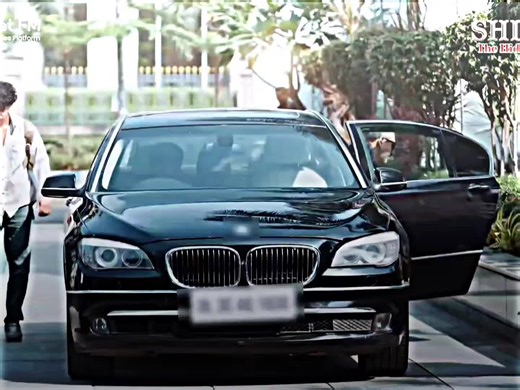 Explore Arslan Jutt's Unique Tutorial Moments