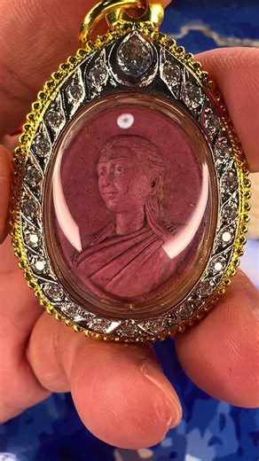 Mae phikhul amulet history