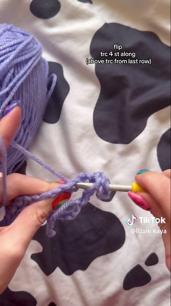 My first little pattern / tutorial 🤠 How to crochet a netted stitch! Im working on some tutorials for sale on my website soon so I thought it was helpful to teach this stitch here first 🌷 I use it loads in my work! Stay tuned for more crochet teachings coming soon ❣️ #crochet #crochettutorial #crochetpattern #crochetersoftiktok