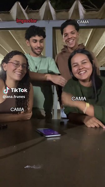 Impostor enganou geral: partida na universidade (This Game)