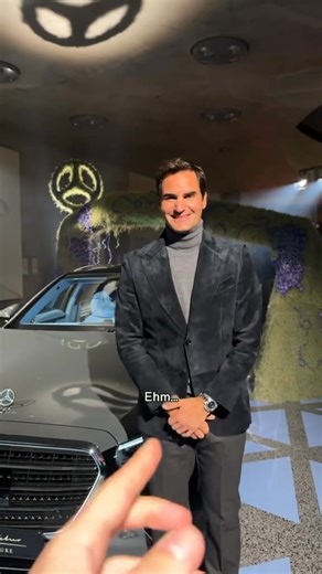 The spotlight is on #SClass Roger Federer #mercedesbenz😉😊 | Roger Federer, Fans from all over the world