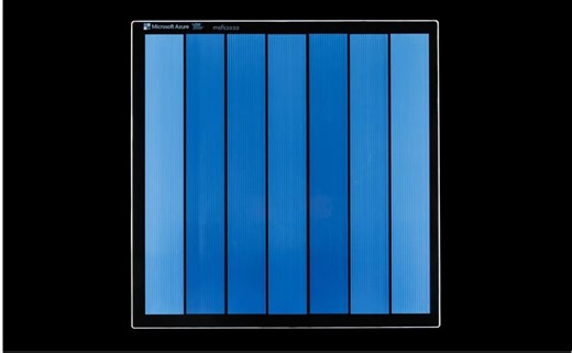 "레이저로 새긴 유리는 수천 년 동안 데이터를 저장할 수 있다" MS Laser-Written Glass Could Store Data for Millennia Microsoft's Project Silica stores gigabits per cubic millimeter