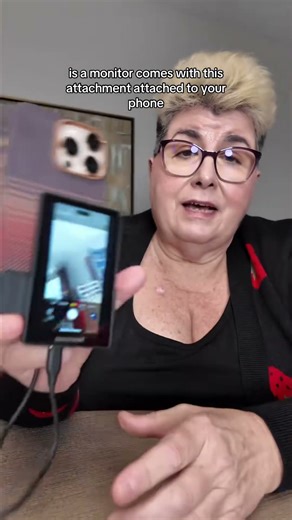 Elevate Your Vlogs with Real-Time Self-View! #selfiemonitor #vlogmonitor