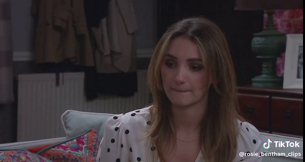 Gabby and Vinny Share a Romantic Moment in Emmerdale