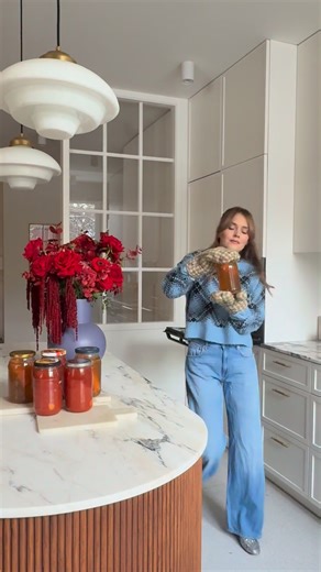 Pierwszy raz tak daleko poza domem. Trzyjcie kciuki za mnie. Bardzo proszę. ❤️ #mamacita | Magdalena Lamparska