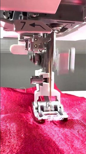 Using the AcuFeed Dual Feed Foot