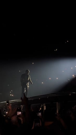 DRAKE🦉🔥 on Instagram: "🖤🔥 #drake"