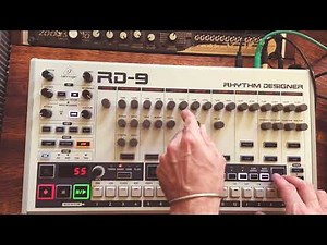 Techno Live Performance on BEHRINGER RD-09