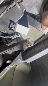 Replacing the pollen or cabin filter on a 2013 Kia Soul 1.6 #kia #soul #mechanics