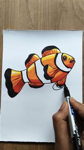easy clownfish drawing using colour brush pen #drawing #clownfish #easyart #fishart ‪@Rainbow_cj‬