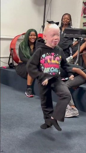 OUU LOOK LIKE DINKY ON THAT 🤯