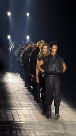 GmbH on Instagram: "A HUGE THANK YOU TO EVERYONE WHO MADE THIS COLLECTION COME TO LIFE! ‘DOPPELGÄNGER’ AUTUMN WINTER 2026 Creative Directors Benjamin A. Huseby & Serhat Ișık Styling Ellie Grace Cumming Hair Dushan Petrovich using Oribe Make Up Christian Fritzenwanker using Fenty Casting Affa Osman Music Simon Parris Jewellery CC-Steding Intervention Mumi Haiati Production EXPERIENTIAL / H Show Runner Vikki Burns GmbH Studio Farhud Hamidi, Maximilian Kim, Waiian Aung Stylist Assistants Bella Kava