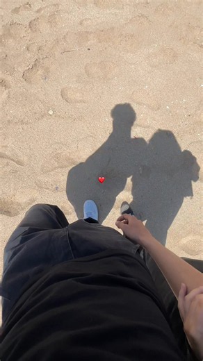❤️ Emoji Meaning: What Does the Heart Emoji ❤️ Stand For
